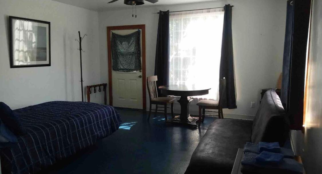 Funky Little Shack Hotel Orick ภายนอก รูปภาพ
